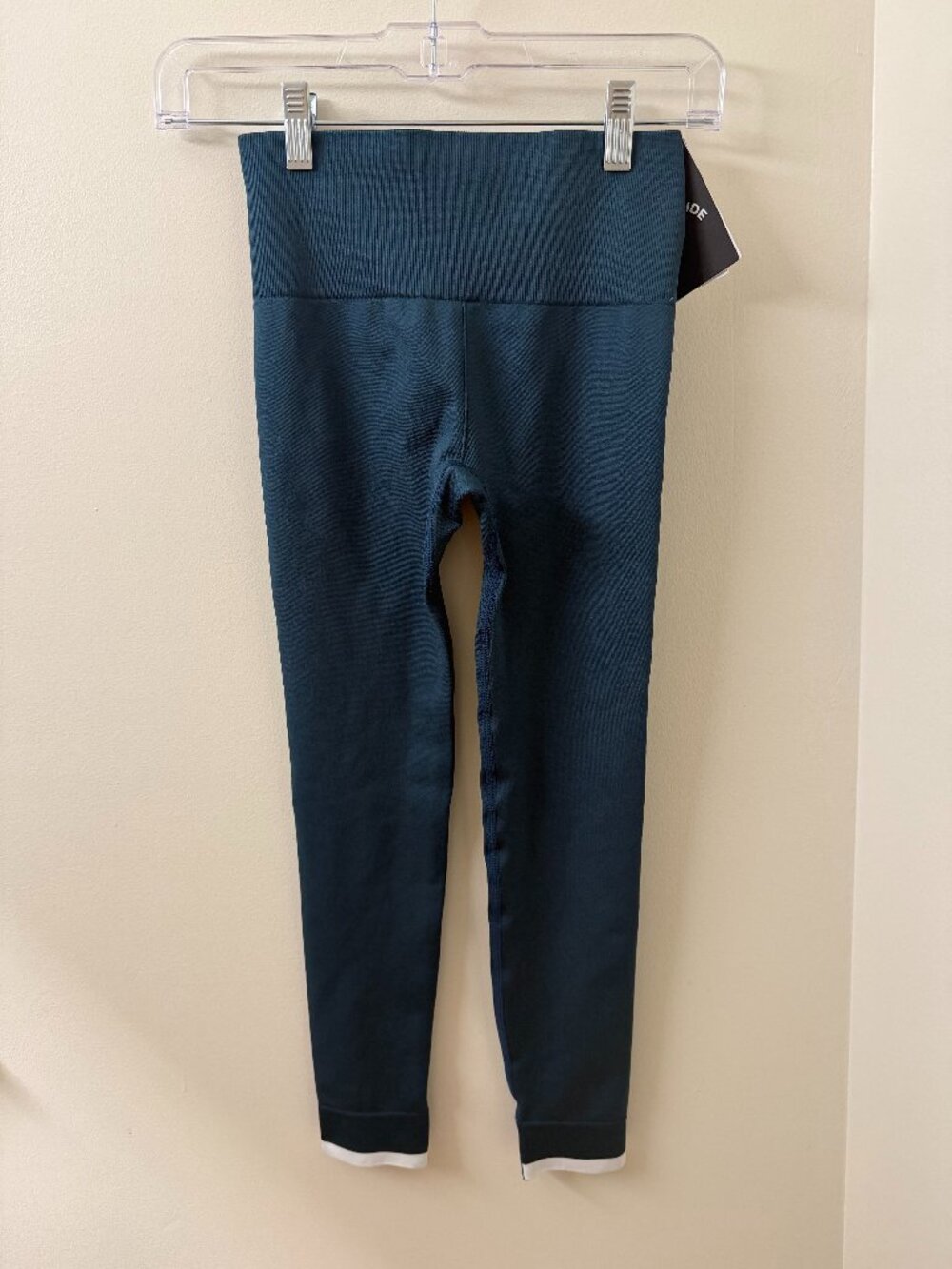 NWT The Upside Form Seamless 25inch Midi Sports Leggings Green - Sz XS MSRP $120 - Picture 4 of 7
